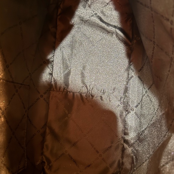 Michael Kors Black and Gray Jet Set Signature Tote - Picture 14 of 16